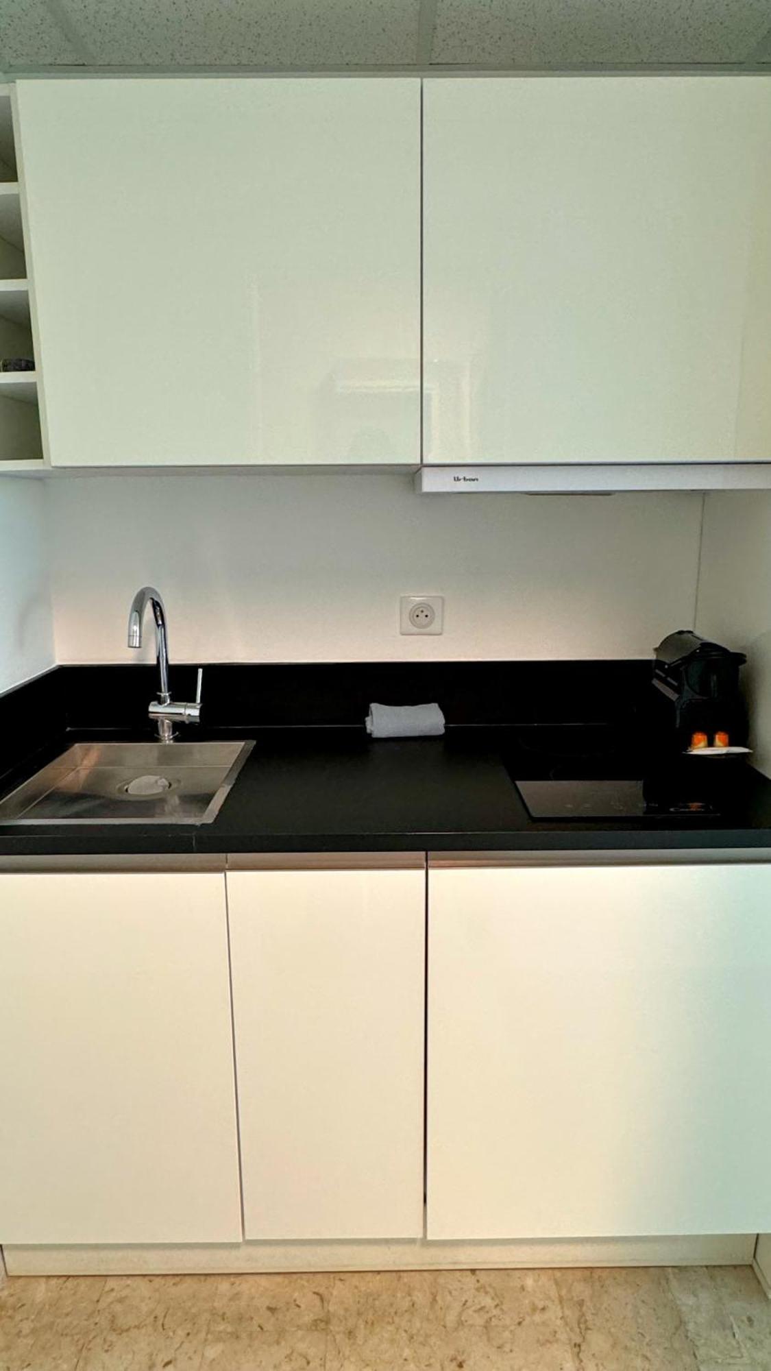 Apartment F Massenet *